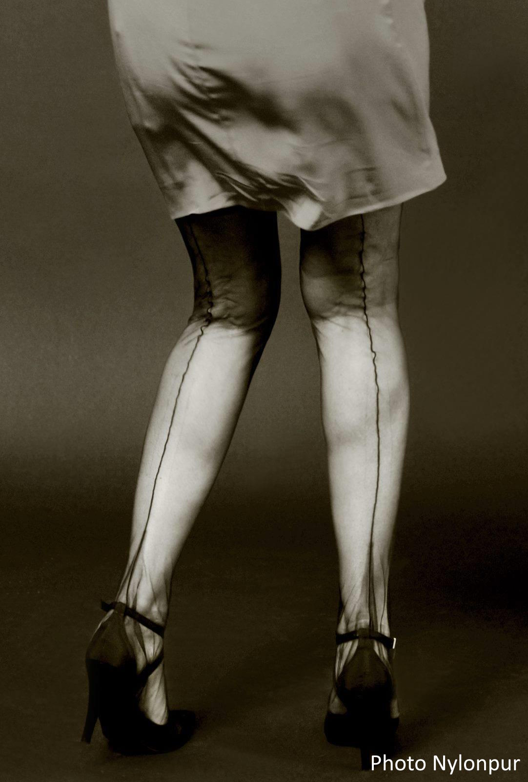 Des bas et des coutures