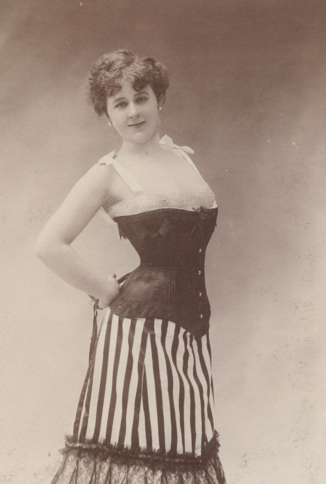 Les controverses autour du&nbsp;corset