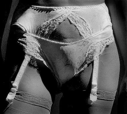 Étude de mode : le porte-jarretelles